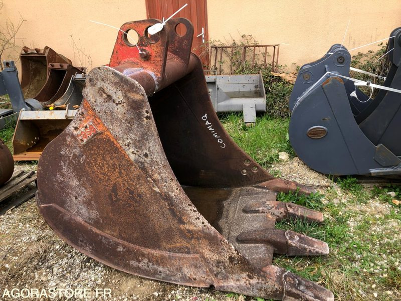Godet CASE 110cm axes 60 et 75mm - Grävmaskinsskopa: bild 1 Godet CASE 110cm axes 60 et 75mm - Grävmaskinsskopa: bild 1