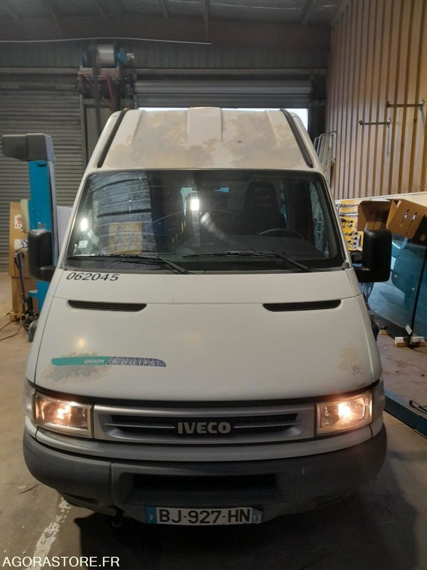 IVECO BUS DAILY N°062045 - Minibuss, Persontransport: bild 1 IVECO BUS DAILY N°062045 - Minibuss, Persontransport: bild 1