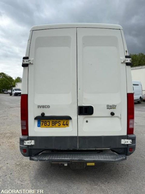 IVECO DAILY - 2003 - 173808KMS - Skåpbil: bild 4 IVECO DAILY - 2003 - 173808KMS - Skåpbil: bild 4