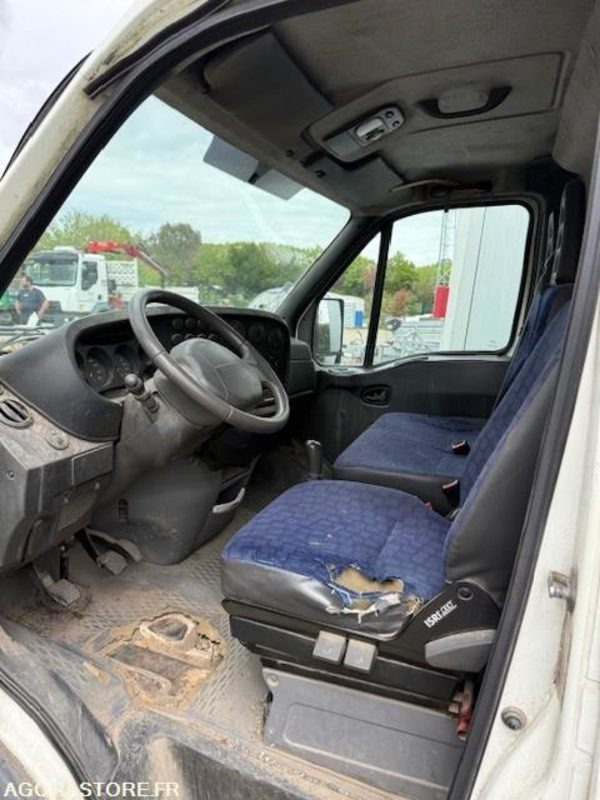 IVECO DAILY - 2003 - 173808KMS - Skåpbil: bild 2 IVECO DAILY - 2003 - 173808KMS - Skåpbil: bild 2