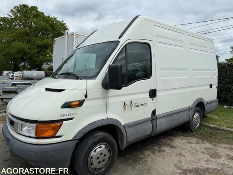 IVECO DAILY - 2003 - 173808KMS - Skåpbil: bild 1 IVECO DAILY - 2003 - 173808KMS - Skåpbil: bild 1