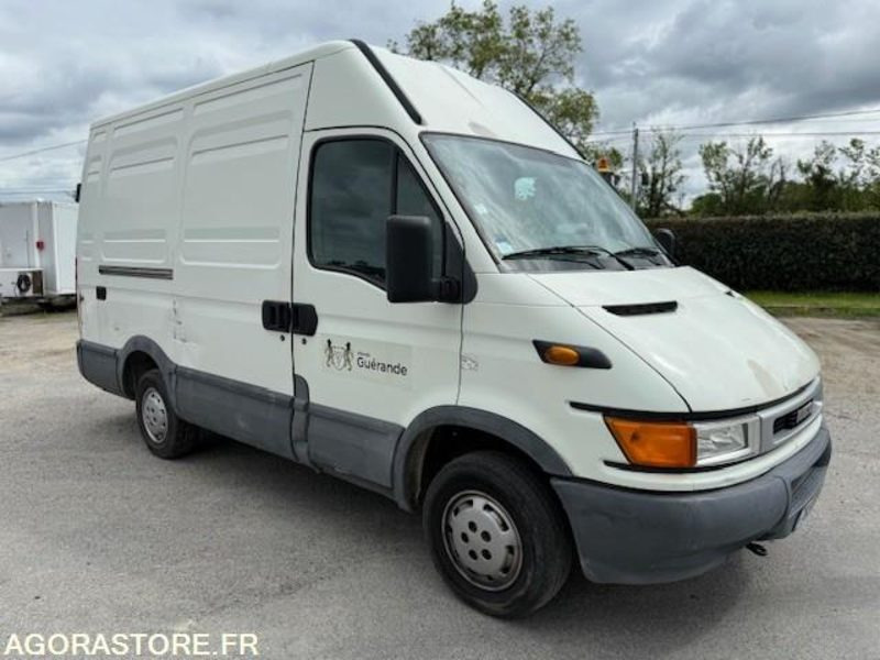 IVECO DAILY - 2003 - 173808KMS - Skåpbil: bild 5 IVECO DAILY - 2003 - 173808KMS - Skåpbil: bild 5