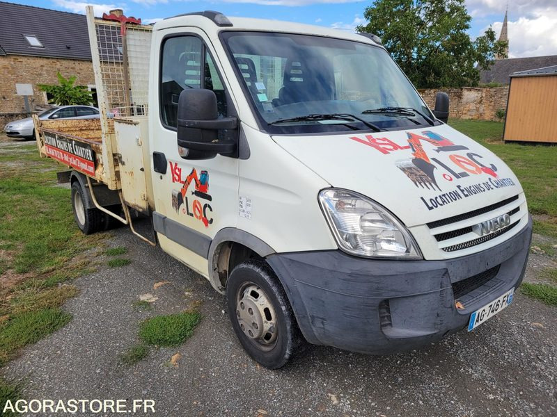 Transportbil med tippflak Iveco 35c12: bild 19