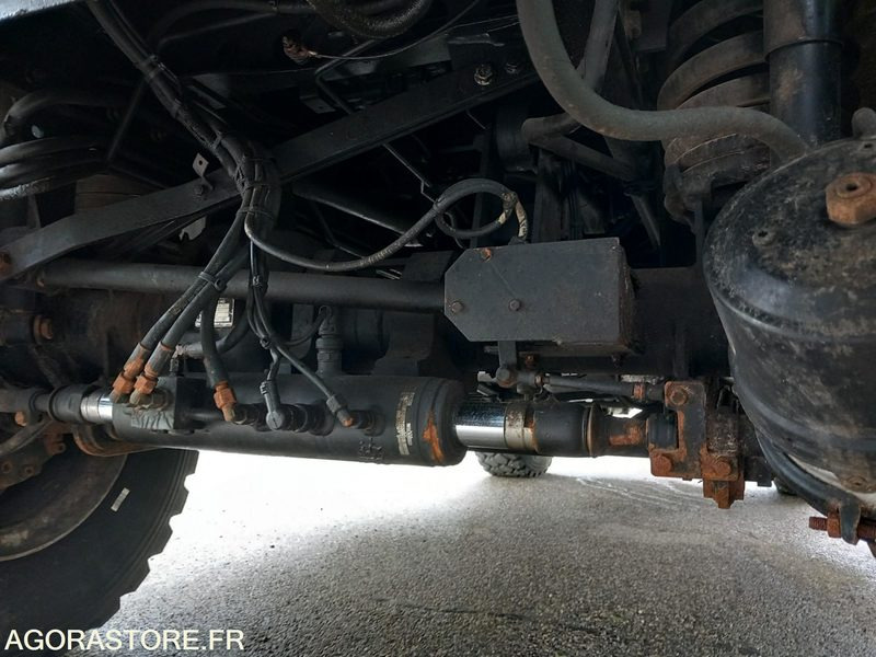 MERCEDES UNIMOG 4X4 4RD AVEC SALEUSE ET AILERONS KU0105 SL0307 AB0107 AB0107 - Plogbil: bild 5 MERCEDES UNIMOG 4X4 4RD AVEC SALEUSE ET AILERONS KU0105 SL0307 AB0107 AB0107 - Plogbil: bild 5