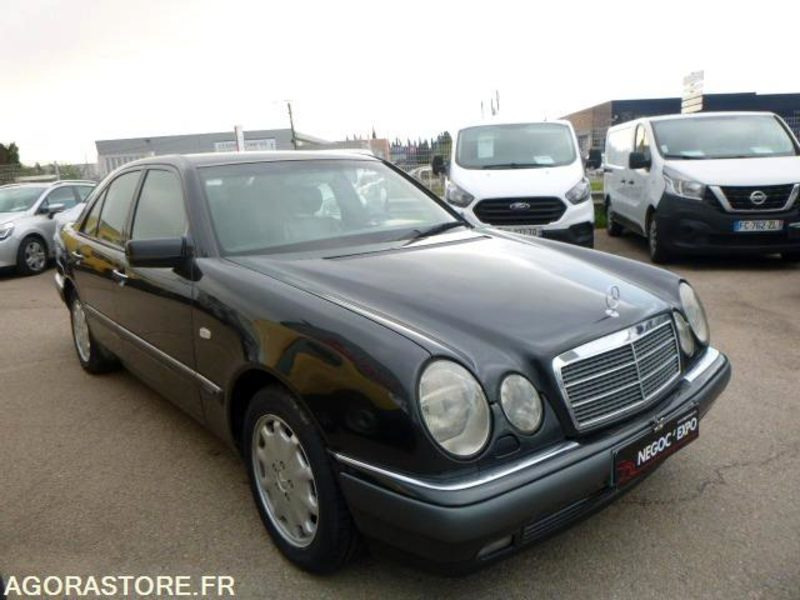 MERCEDES classe E 420 v8 W210 - 1996 - immatriculation espagnole - Personbil: bild 1 MERCEDES classe E 420 v8 W210 - 1996 - immatriculation espagnole - Personbil: bild 1