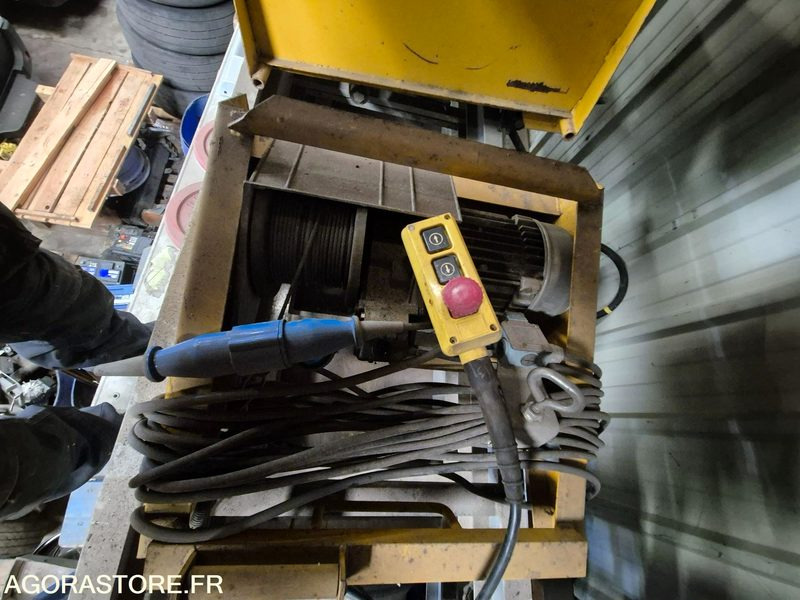 MONTE MATERIEUX ELECTRIQUE 8 METRES - Verktyg/ Utrustning: bild 3 MONTE MATERIEUX ELECTRIQUE 8 METRES - Verktyg/ Utrustning: bild 3