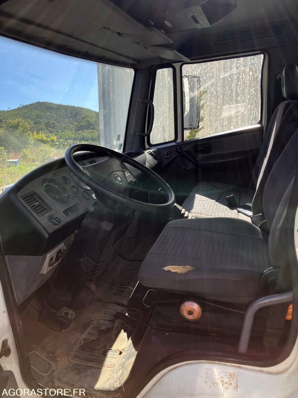 NISSAN CABSTAR BENNE / NON ROULANT - Transportbil med tippflak: bild 5 NISSAN CABSTAR BENNE / NON ROULANT - Transportbil med tippflak: bild 5