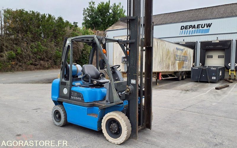 Nissan 2682 heures Triplex UD02A25PQ - 3F550 - Motviktstruck: bild 3 Nissan 2682 heures Triplex UD02A25PQ - 3F550 - Motviktstruck: bild 3