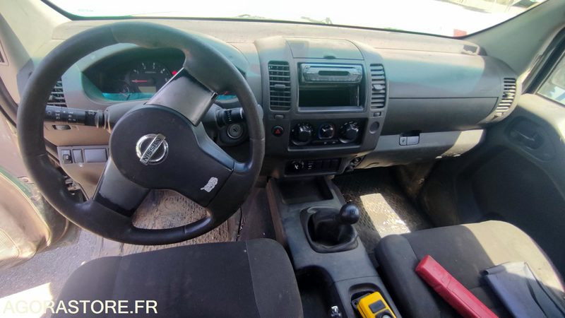 Nissan Pick-up Benne - Transportbil med flak: bild 1 Nissan Pick-up Benne - Transportbil med flak: bild 1