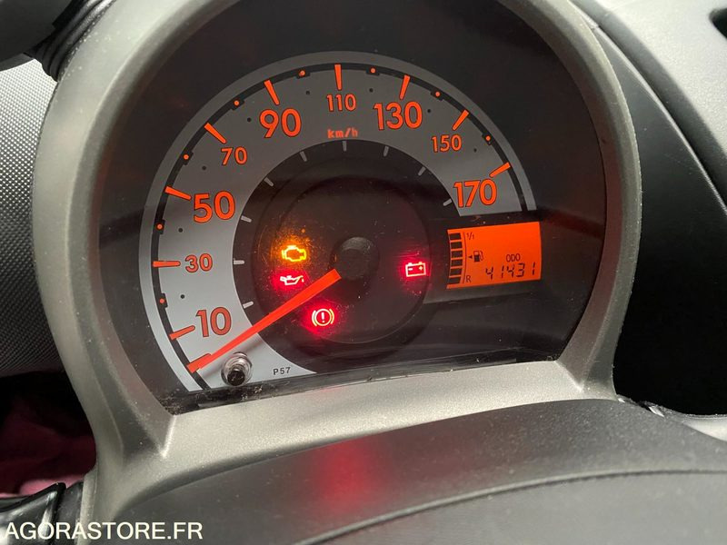 PEUGEOT 107 - Personbil: bild 3 PEUGEOT 107 - Personbil: bild 3