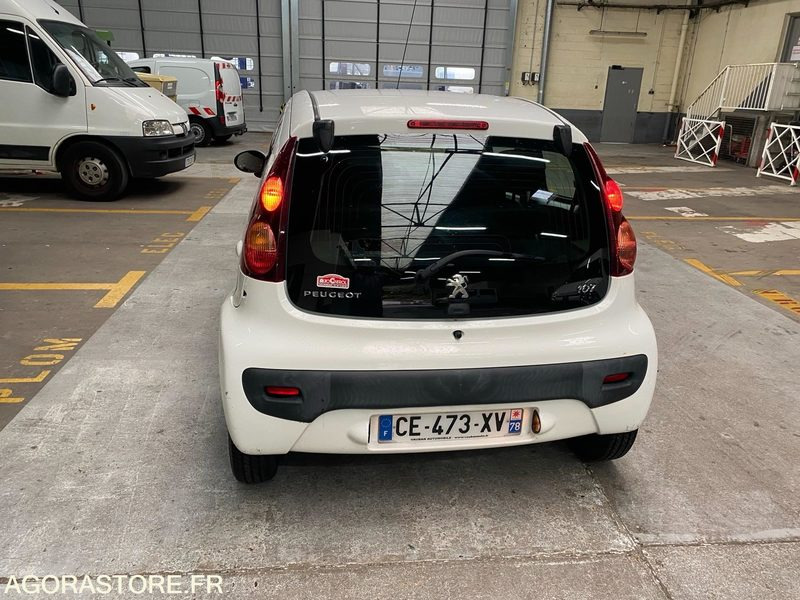PEUGEOT 107 - Personbil: bild 1 PEUGEOT 107 - Personbil: bild 1
