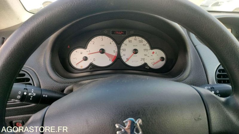 PEUGEOT 206 - 2005 -175624kms - Personbil: bild 5 PEUGEOT 206 - 2005 -175624kms - Personbil: bild 5