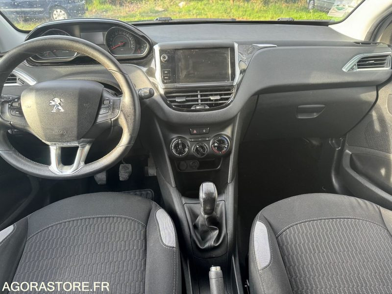 PEUGEOT 208 STYLE- 1.2 VTI 82 CV - 144 100 KM - Personbil: bild 5 PEUGEOT 208 STYLE- 1.2 VTI 82 CV - 144 100 KM - Personbil: bild 5