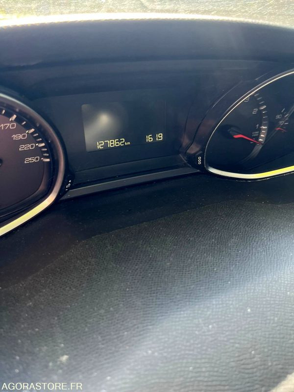 PEUGEOT 308 ESSENCE 127862 kms 2018 - Personbil: bild 4 PEUGEOT 308 ESSENCE 127862 kms 2018 - Personbil: bild 4