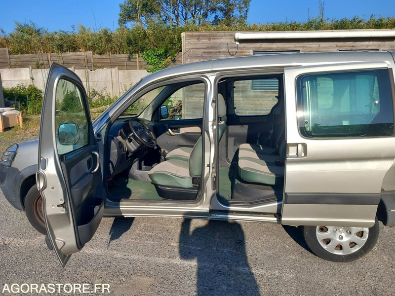 PEUGEOT PARTNER 131688kms 2005 - Små skåpbil: bild 4 PEUGEOT PARTNER 131688kms 2005 - Små skåpbil: bild 4