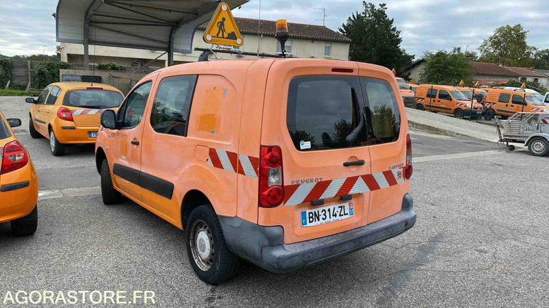 PEUGEOT PARTNER 4X4 DANGEL - 182618 KM - Små skåpbil: bild 3 PEUGEOT PARTNER 4X4 DANGEL - 182618 KM - Små skåpbil: bild 3