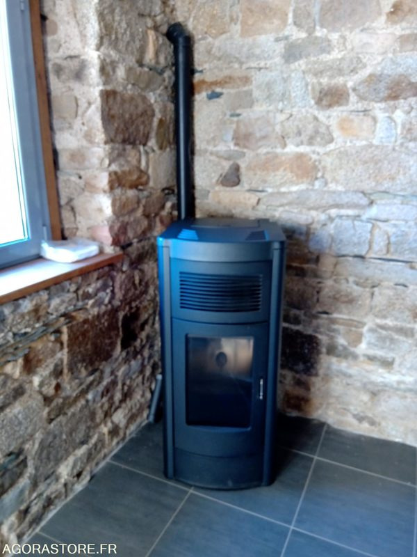POELE A PELLETS - Verktyg/ Utrustning: bild 1 POELE A PELLETS - Verktyg/ Utrustning: bild 1