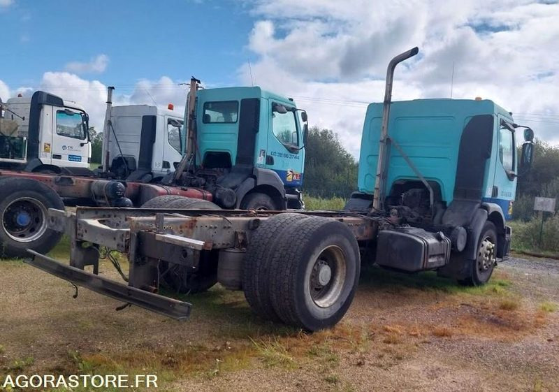 RENAULT 320-19 DCI / 2003 / 401 116 Km - Chassi lastbil: bild 4 RENAULT 320-19 DCI / 2003 / 401 116 Km - Chassi lastbil: bild 4