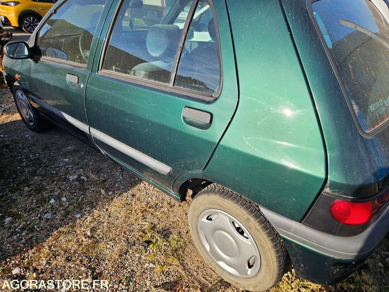 RENAULT CLIO 1996 - Personbil: bild 2 RENAULT CLIO 1996 - Personbil: bild 2