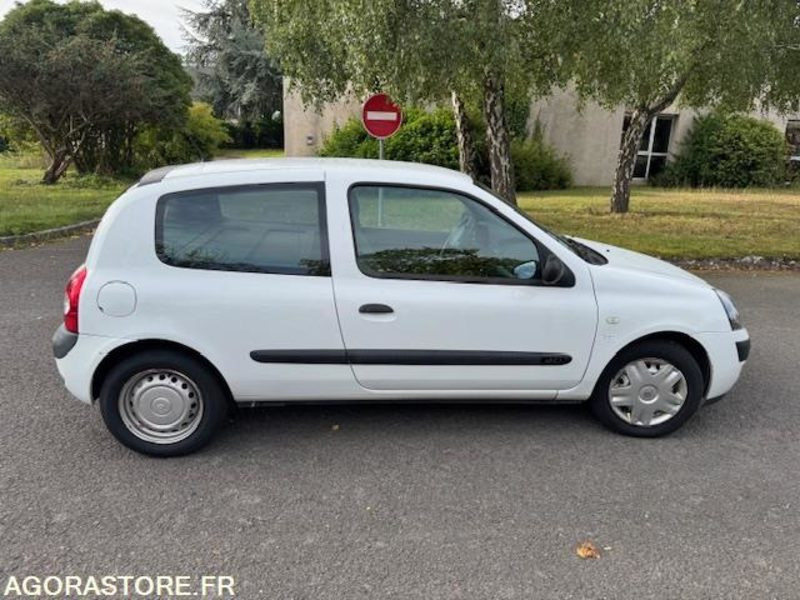 RENAULT CLIO SOCIETE - Personbil: bild 4 RENAULT CLIO SOCIETE - Personbil: bild 4