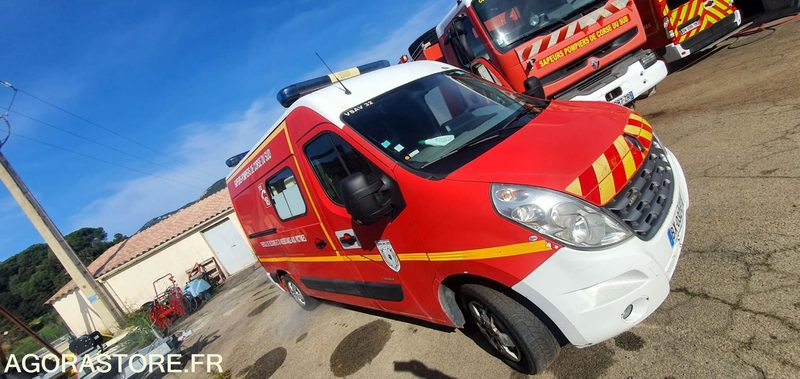 RENAULT MASTER 2.3 DCI TYPE AMBULANCE - 151128 km - 2011 - Skåpbil: bild 2 RENAULT MASTER 2.3 DCI TYPE AMBULANCE - 151128 km - 2011 - Skåpbil: bild 2