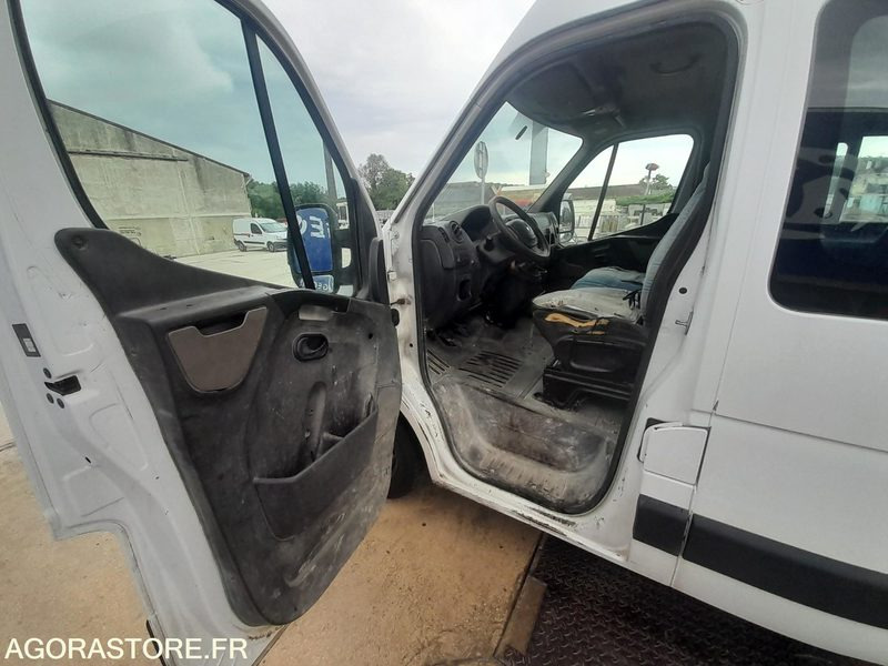 RENAULT MASTER 3T5 DOUBLE CABINE - 2011 / 285 800 KM - Skåpbil: bild 5 RENAULT MASTER 3T5 DOUBLE CABINE - 2011 / 285 800 KM - Skåpbil: bild 5