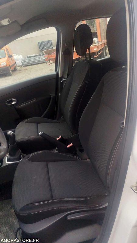 Renault - Clio - 2012 - 172874 kms - Personbil: bild 3 Renault - Clio - 2012 - 172874 kms - Personbil: bild 3
