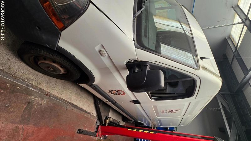 Renault Master II L1H1 T28 1.9 dTi - Skåpbil: bild 1 Renault Master II L1H1 T28 1.9 dTi - Skåpbil: bild 1