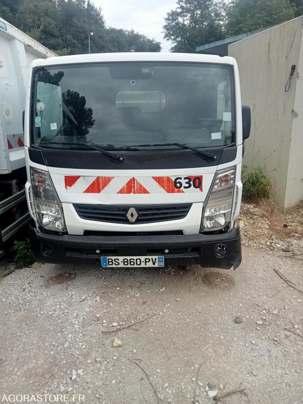 Renault Maxity - Transportbil med tippflak: bild 1 Renault Maxity - Transportbil med tippflak: bild 1