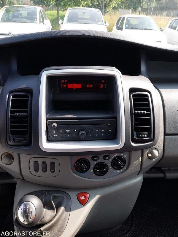 Renault Trafic 9 places DA-953-LM de 2013 avec 135 698 kms - Minibuss, Persontransport: bild 4 Renault Trafic 9 places DA-953-LM de 2013 avec 135 698 kms - Minibuss, Persontransport: bild 4