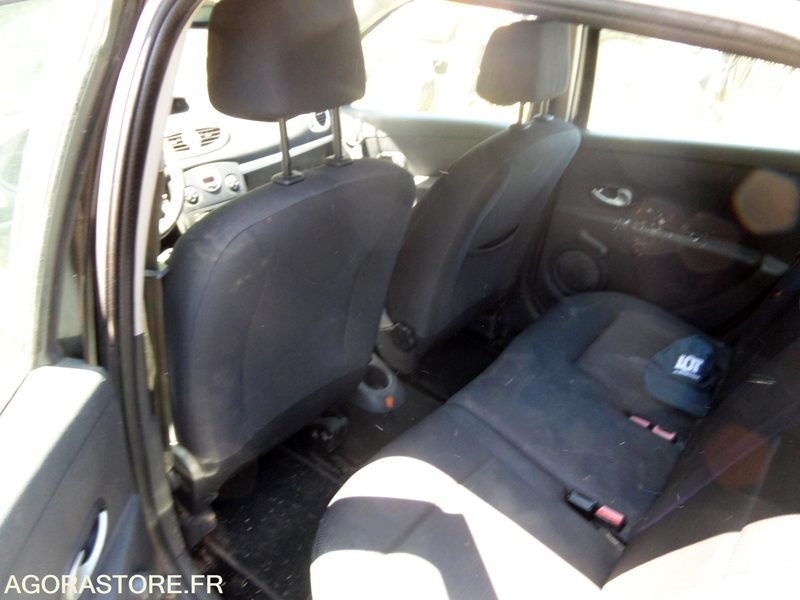 Renault clio break - 204000km - 2009 (FA-230-XE) - Personbil: bild 5 Renault clio break - 204000km - 2009 (FA-230-XE) - Personbil: bild 5