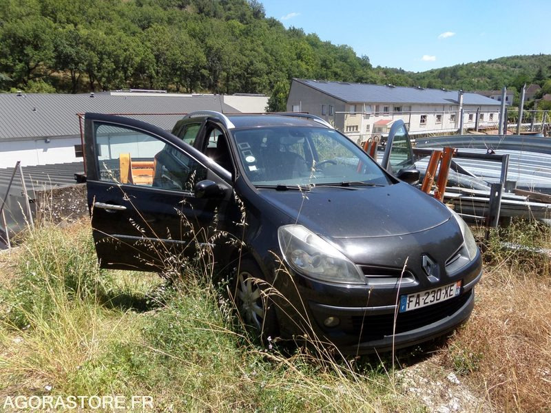 Renault clio break - 204000km - 2009 (FA-230-XE) - Personbil: bild 1 Renault clio break - 204000km - 2009 (FA-230-XE) - Personbil: bild 1