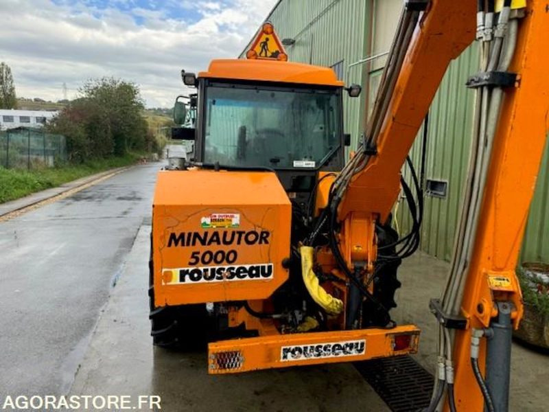 TRACTEUR RENAULT CELTIS - 2024 - 1400 h - Traktor: bild 1 TRACTEUR RENAULT CELTIS - 2024 - 1400 h - Traktor: bild 1