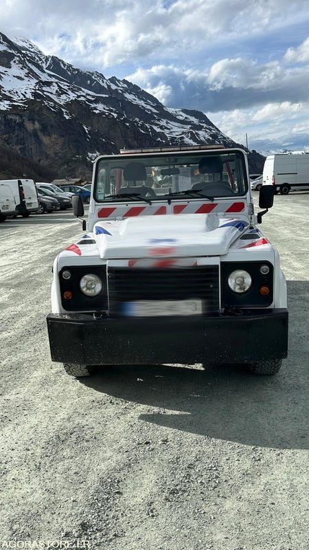 LAND ROVER DEFENDER Pick-up 2.4 Td4 4x4 122cv - Transportbil: bild 2 LAND ROVER DEFENDER Pick-up 2.4 Td4 4x4 122cv - Transportbil: bild 2
