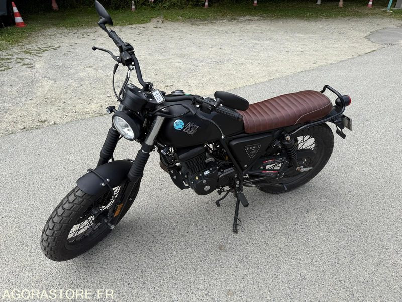 VÉHICULE RÉCUPÉRABLE A QUIBERON - 1 Moto 125cc Scrambler AM64 - Archive - Motorcykel: bild 1 VÉHICULE RÉCUPÉRABLE A QUIBERON - 1 Moto 125cc Scrambler AM64 - Archive - Motorcykel: bild 1