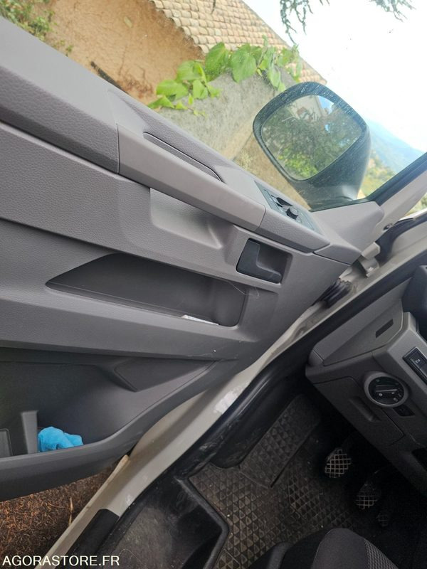 VOLKSWAGEN Transporter 9 Places - 2024 - 4000 KM - Minibuss, Persontransport: bild 5 VOLKSWAGEN Transporter 9 Places - 2024 - 4000 KM - Minibuss, Persontransport: bild 5