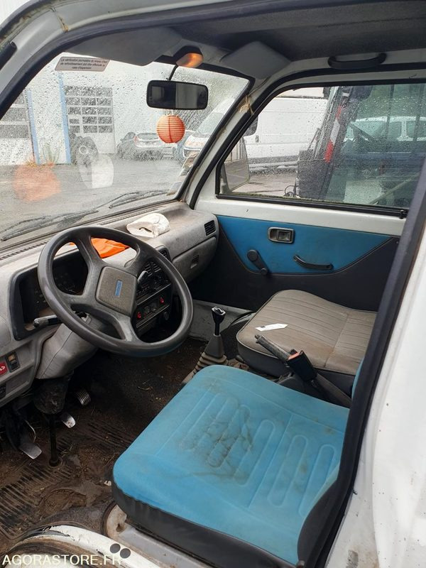 VQ-V20M PIAGGIO PORTER. - Transportbil med tippflak: bild 5 VQ-V20M PIAGGIO PORTER. - Transportbil med tippflak: bild 5