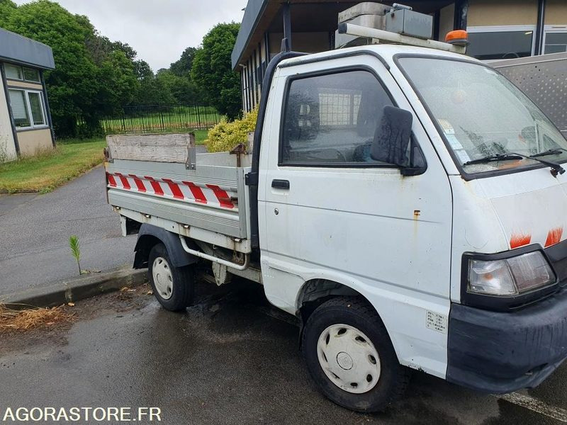 VQ-V20M PIAGGIO PORTER. - Transportbil med tippflak: bild 2 VQ-V20M PIAGGIO PORTER. - Transportbil med tippflak: bild 2