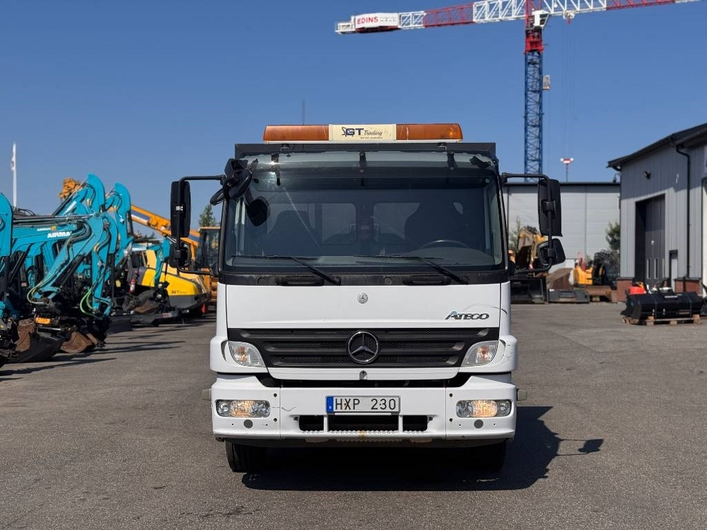 Mercedes-Benz Atego 1524 L 4X2 Växlare Pallift - Lastbil med skåp: bild 2 Mercedes-Benz Atego 1524 L 4X2 Växlare Pallift - Lastbil med skåp: bild 2