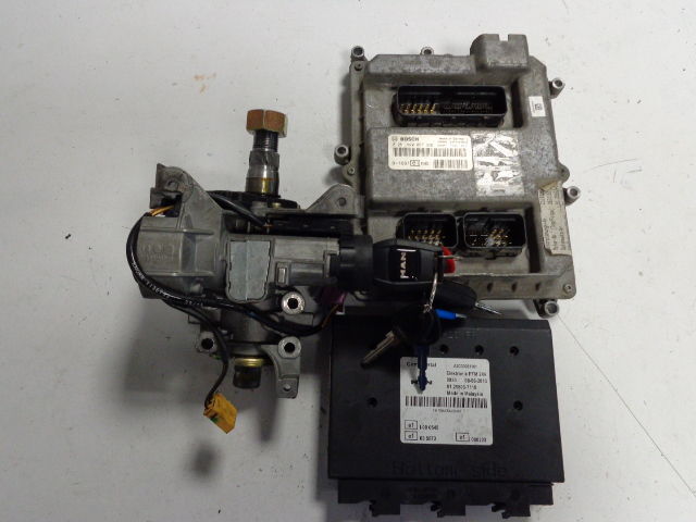 Bosch ECU complete set with PTM and ignition with key - Kontrollenhet för Lastbil: bild 1 Bosch ECU complete set with PTM and ignition with key - Kontrollenhet för Lastbil: bild 1