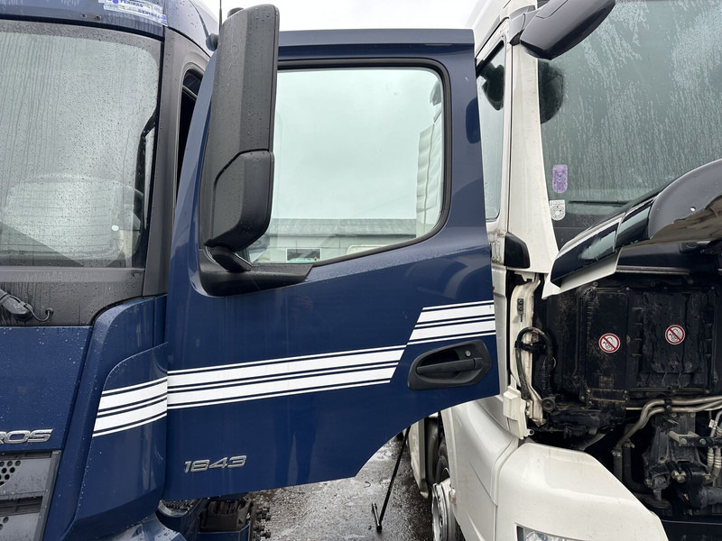 Mercedes-Benz low-cab left side doors - Dörr och reservdelar för Lastbil: bild 1 Mercedes-Benz low-cab left side doors - Dörr och reservdelar för Lastbil: bild 1