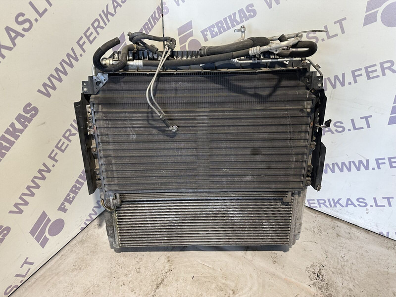 Mercedes-Benz radiator set - Kylare för Lastbil: bild 1 Mercedes-Benz radiator set - Kylare för Lastbil: bild 1