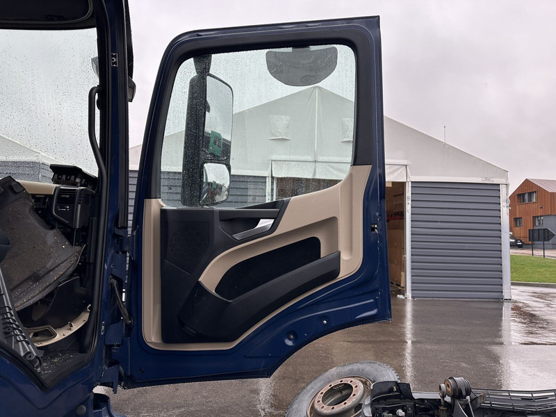 Mercedes-Benz right side low-roof cab doors - Dörr och reservdelar för Lastbil: bild 2 Mercedes-Benz right side low-roof cab doors - Dörr och reservdelar för Lastbil: bild 2