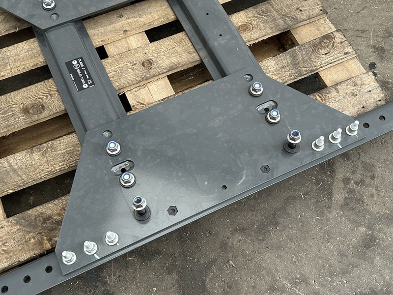 Volvo fifth wheel plate - Vändskivekoppling för Lastbil: bild 3 Volvo fifth wheel plate - Vändskivekoppling för Lastbil: bild 3