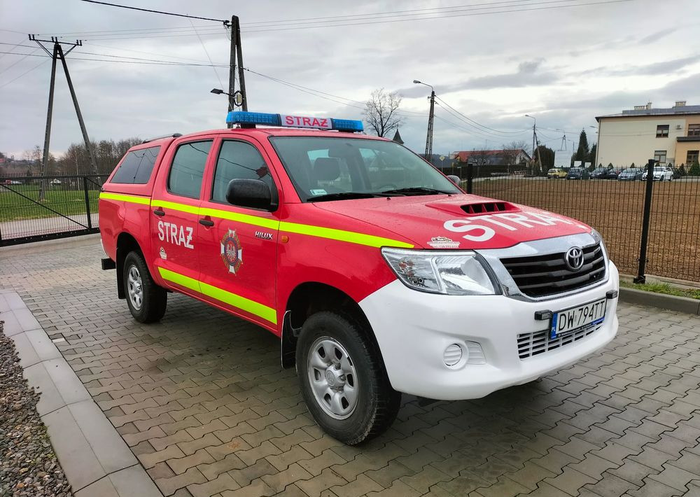 Toyota Hilux 2.5D 4x4, straż, strażacki, pożarniczy - Pickup: bild 1 Toyota Hilux 2.5D 4x4, straż, strażacki, pożarniczy - Pickup: bild 1