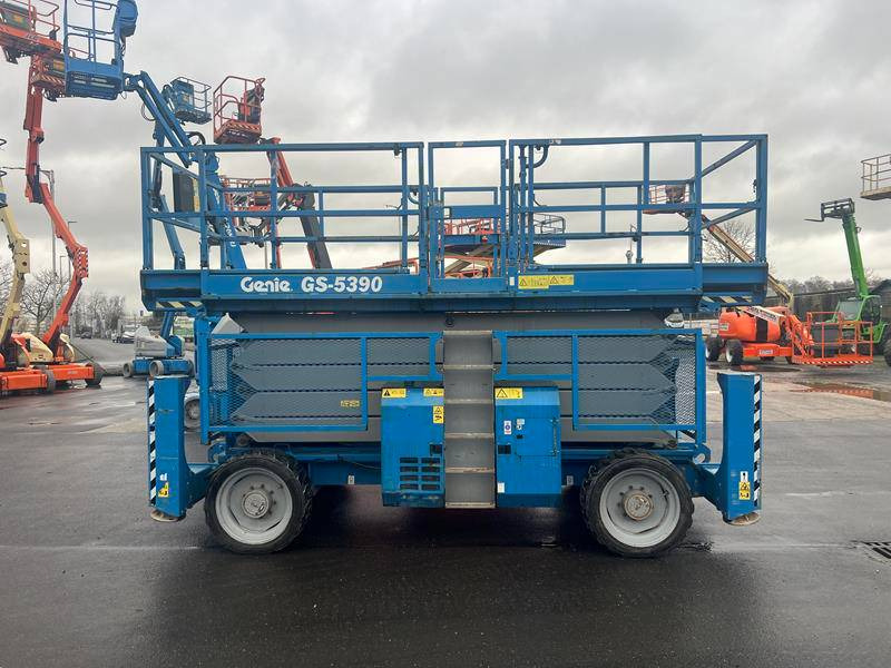 Genie GS5390 RT diesel 4x4 18m (1711) - Saxlift: bild 2 Genie GS5390 RT diesel 4x4 18m (1711) - Saxlift: bild 2