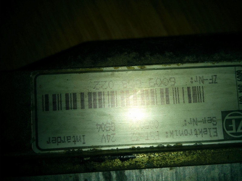 MAN Intarder EST-32 ZF-6009058022 - Kontrollenhet: bild 1 MAN Intarder EST-32 ZF-6009058022 - Kontrollenhet: bild 1