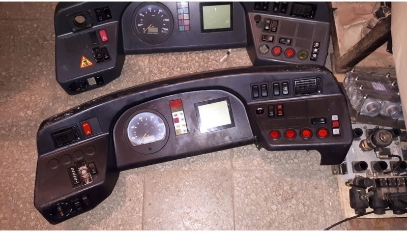 Mercedes-Benz D-78052VS - Instrumentbräda: bild 1 Mercedes-Benz D-78052VS - Instrumentbräda: bild 1