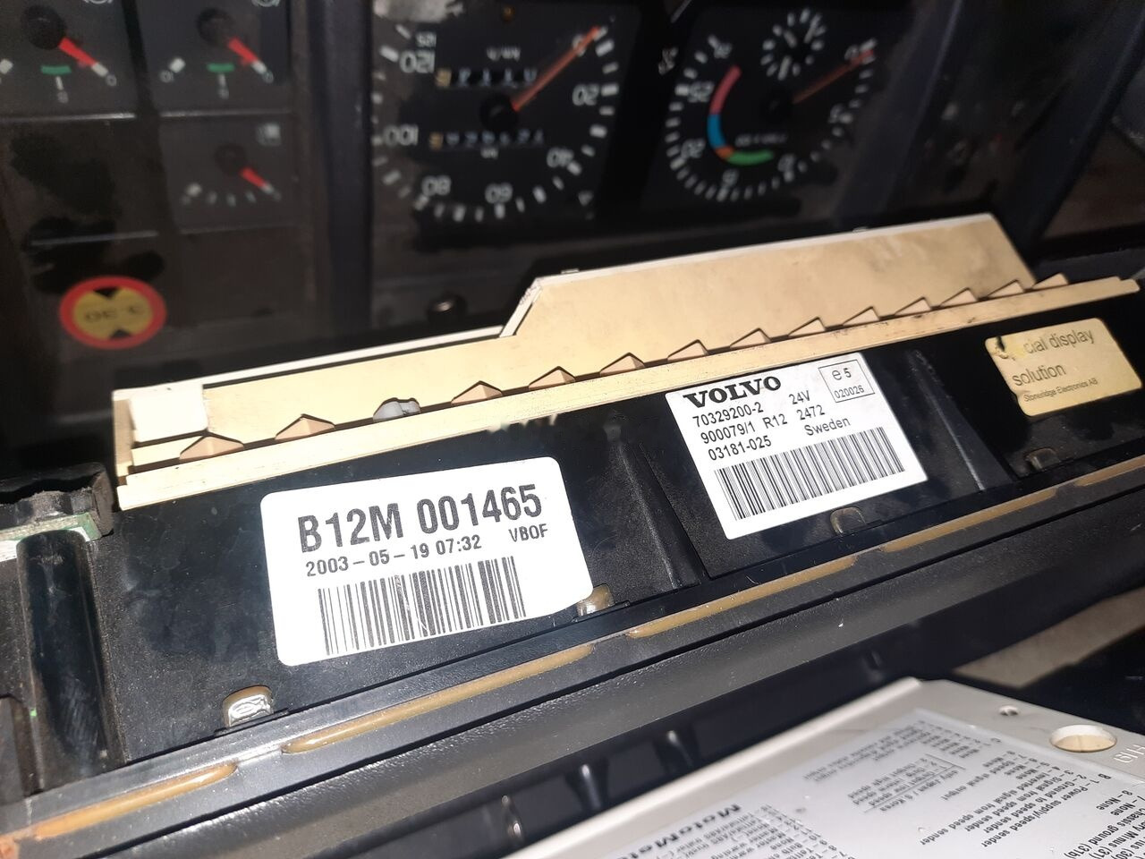 Volvo 70361832-1 . 70361831. 70329201-2 .22205475-P03. 70392912-P01/ Volvo B7 . B9. B12 . FH. Scania - Instrumentbräda för Buss: bild 4 Volvo 70361832-1 . 70361831. 70329201-2 .22205475-P03. 70392912-P01/ Volvo B7 . B9. B12 . FH. Scania - Instrumentbräda för Buss: bild 4