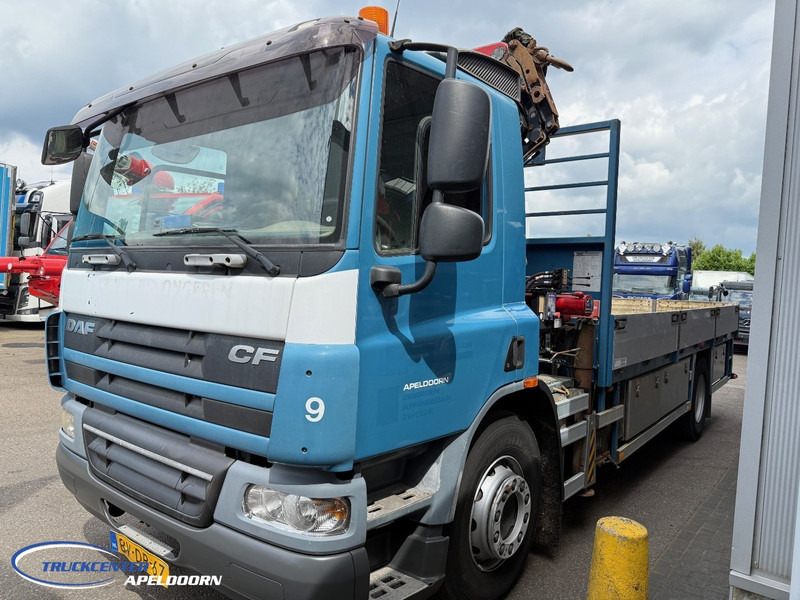 DAF CF 75.310 Manuel, Steel springs, HMF 1560 K3 - Flakbil, Kranbil: bild 3 DAF CF 75.310 Manuel, Steel springs, HMF 1560 K3 - Flakbil, Kranbil: bild 3